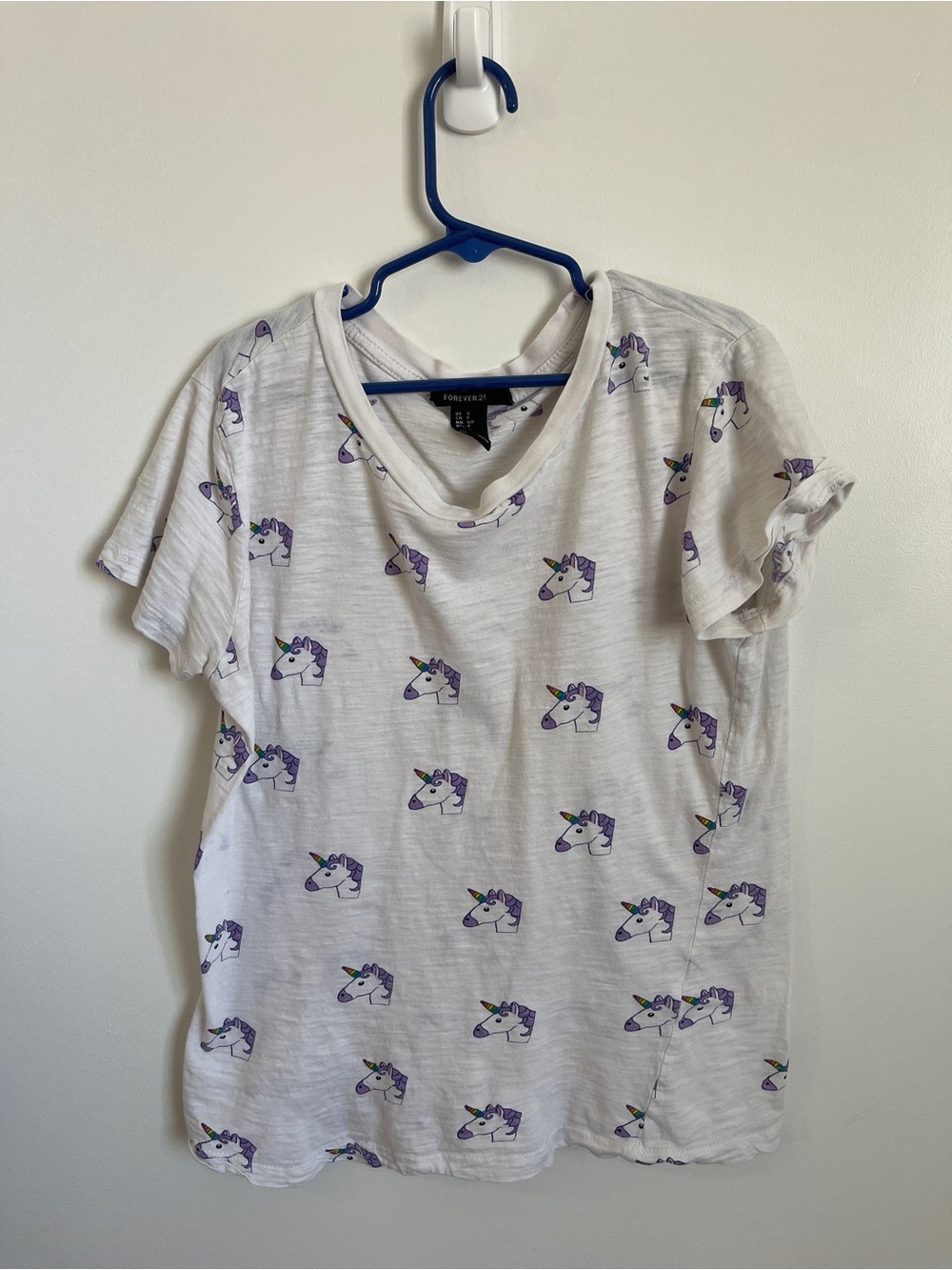 Forever‎ 21 White Unicorn Print Tee Size S